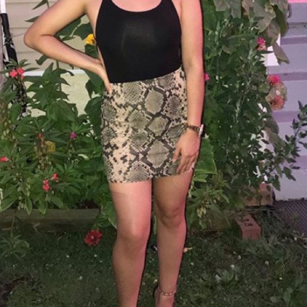 Snakeprint bodycon skirt